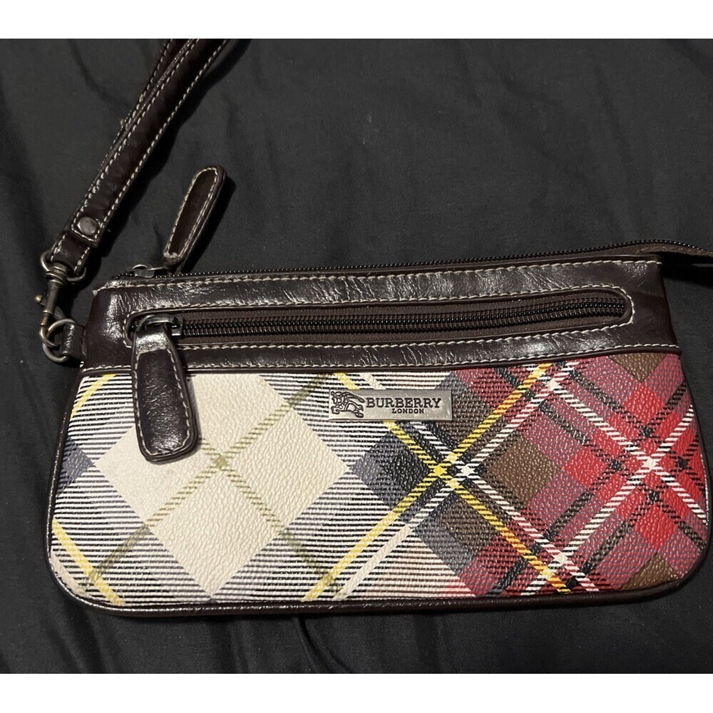 Burberry Coin Purse Wristlet – Zipper Closure – Compact Designer Pouch